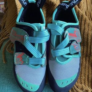 Women’s climbing shoes